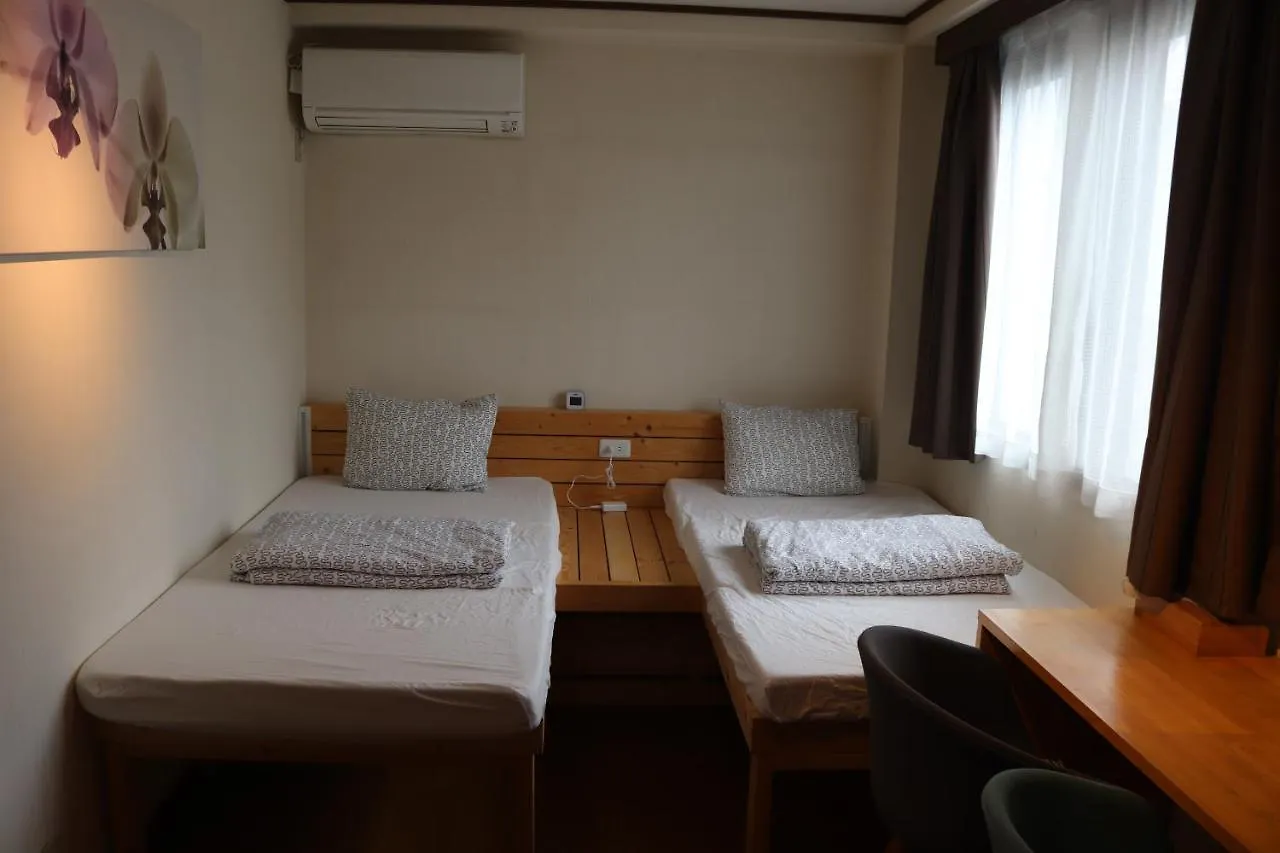 Ui Guest House Tokyo 0*,